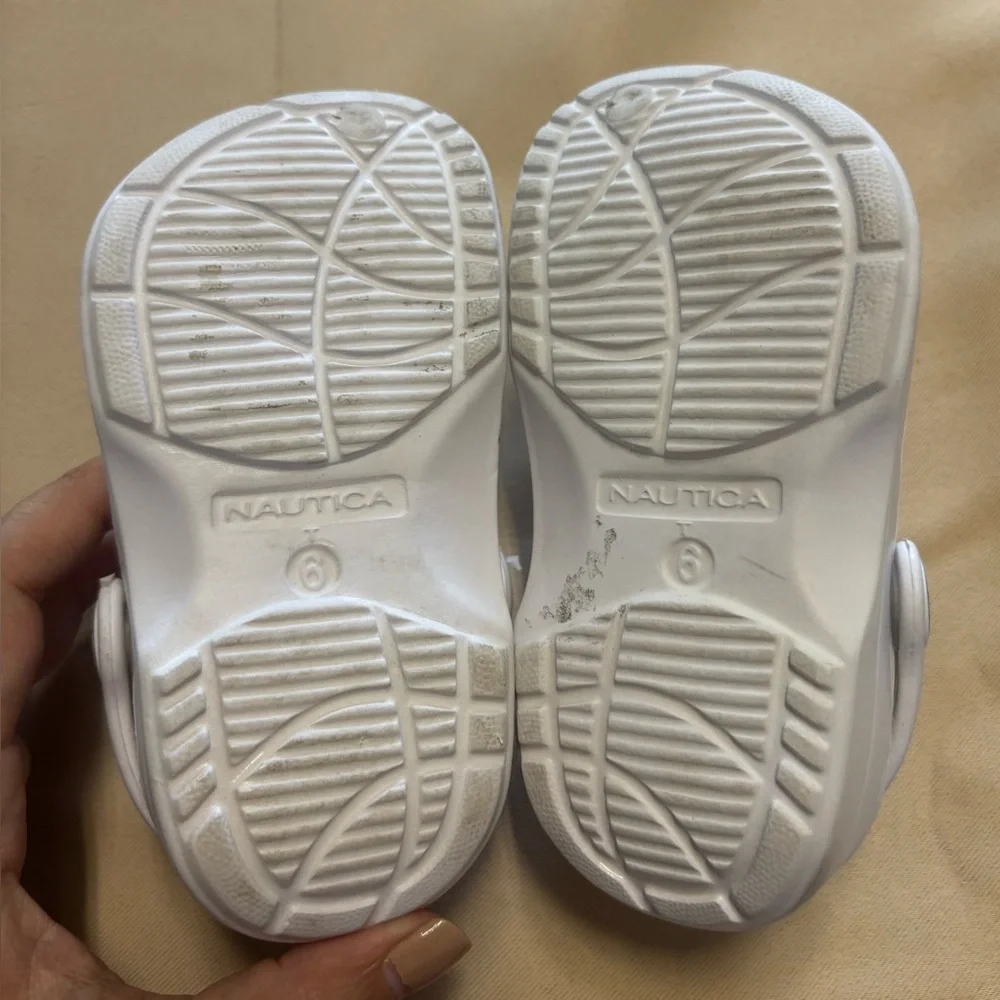 Nautica White‎ Clogs Lightweight Slip-On Design Baby Size 6